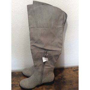 New American Eagle Gray Size 9 Wide Knee Length